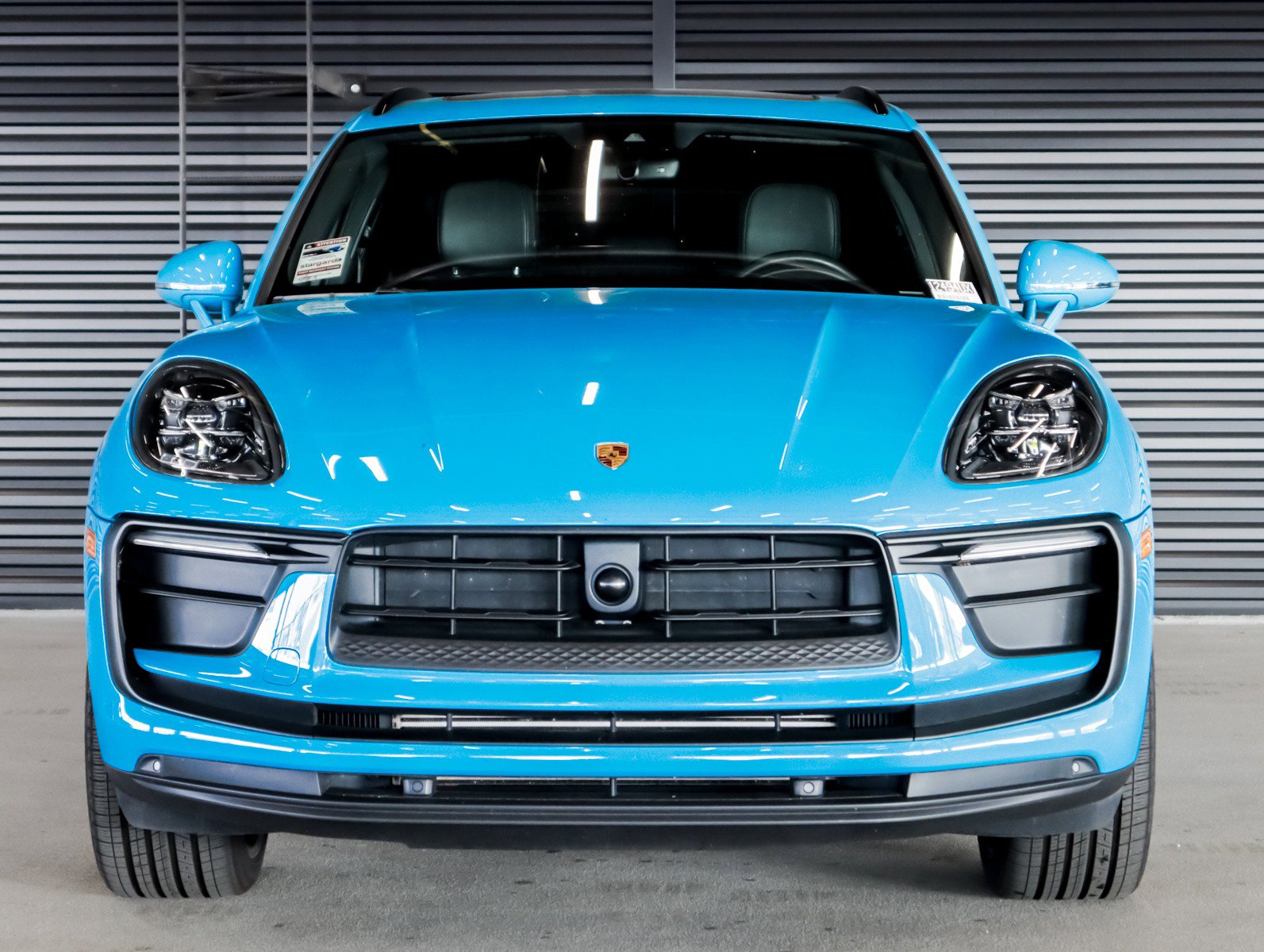 Certified 2022 Porsche Macan image 8