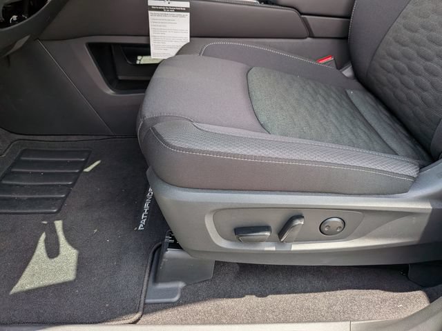 Used 2026 Nissan Pathfinder SV w/ SV Premium Package FWD image 16