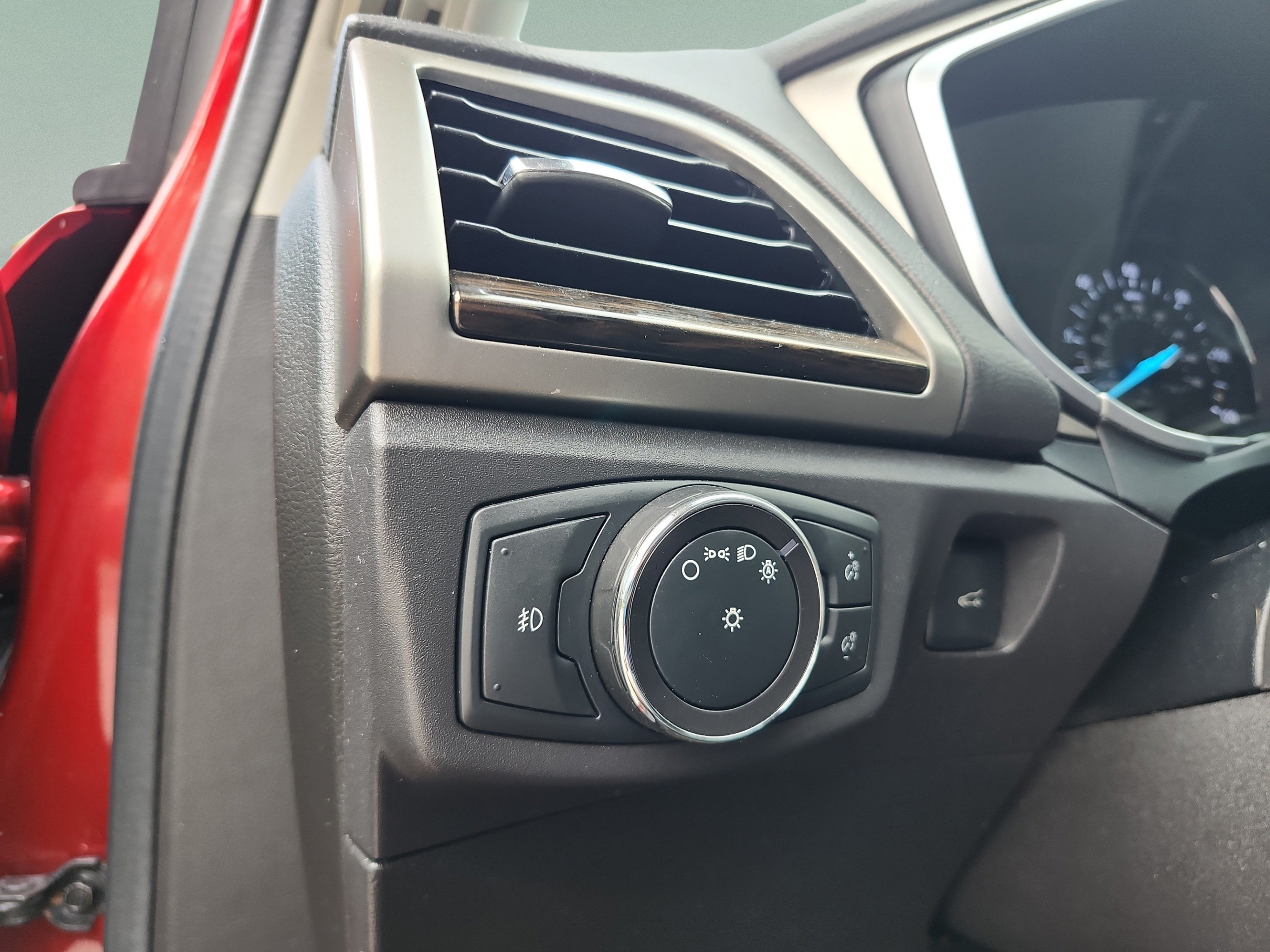 Used 2014 Ford Fusion SE w/ Equipment Group 502A FWD image 13