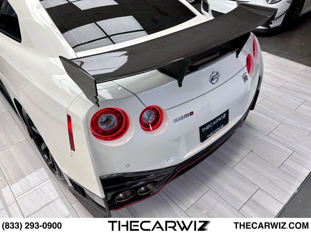 Used 2018 Nissan GT-R NISMO AWD/4WD image 46