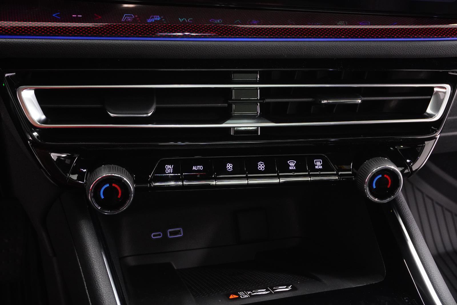 New 2026 Chevrolet Traverse RS w/ LPO, Floor Liner Package image 29