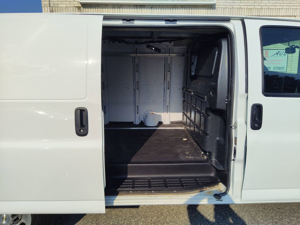 Used 2021 Chevrolet Express 2500 w/ Driver Convenience Package RWD image 18