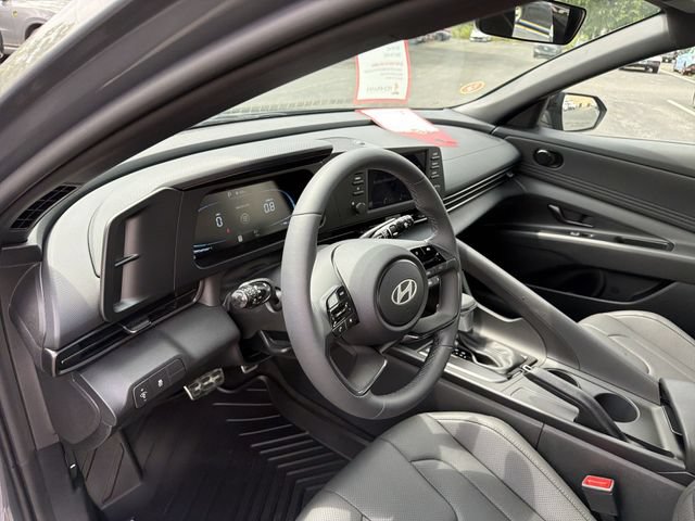 New 2026 Hyundai Elantra SEL Sport FWD image 19