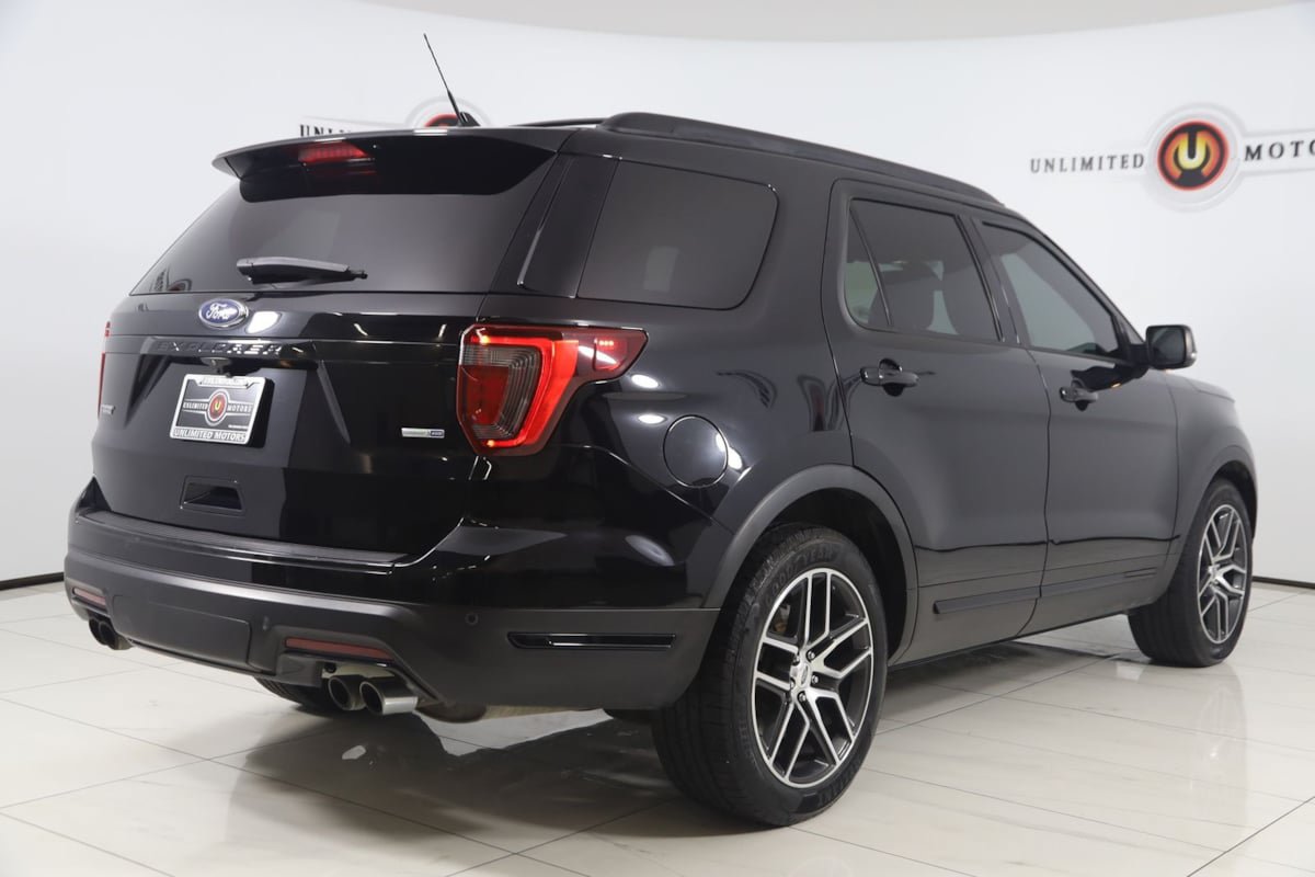 Used 2018 Ford Explorer Sport w/ Equipment Group 401A AWD/4WD image 3