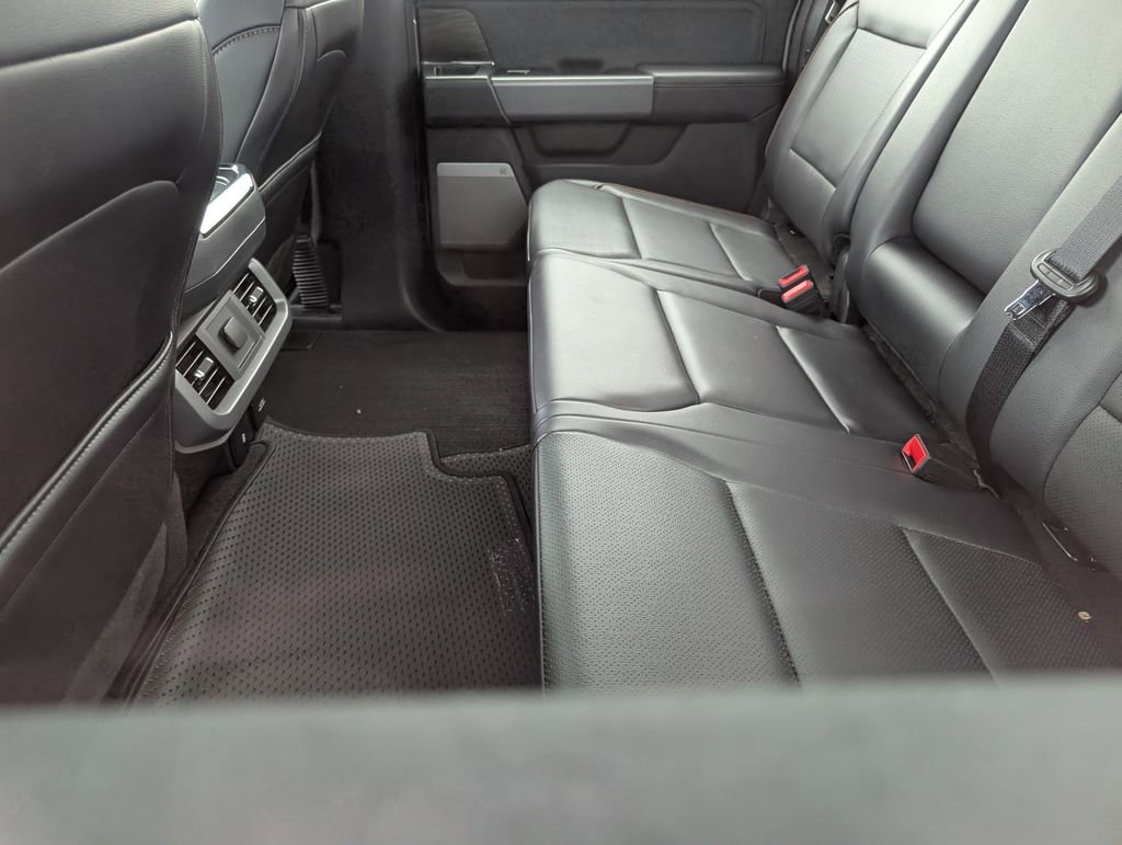 Used 2025 Ford F150 Lariat w/ Equipment Group 501A Mid AWD/4WD image 7