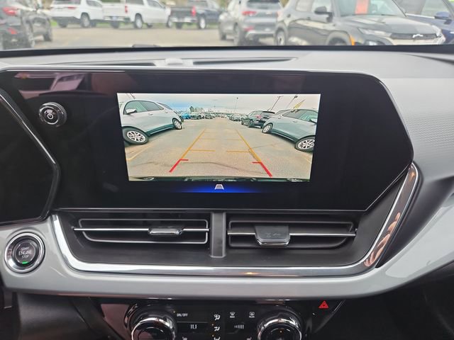 Used 2025 Chevrolet Trax LT w/ Driver Confidence Package image 21