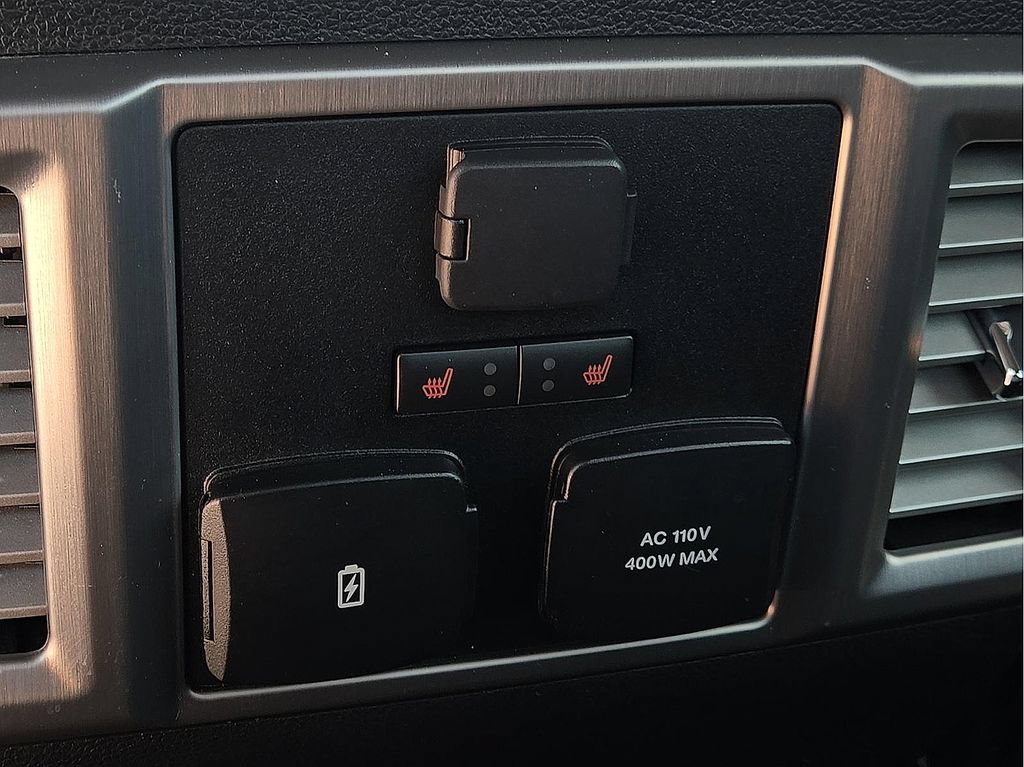 Used 2019 Ford F350 Platinum w/ Platinum Ultimate Package AWD/4WD image 9