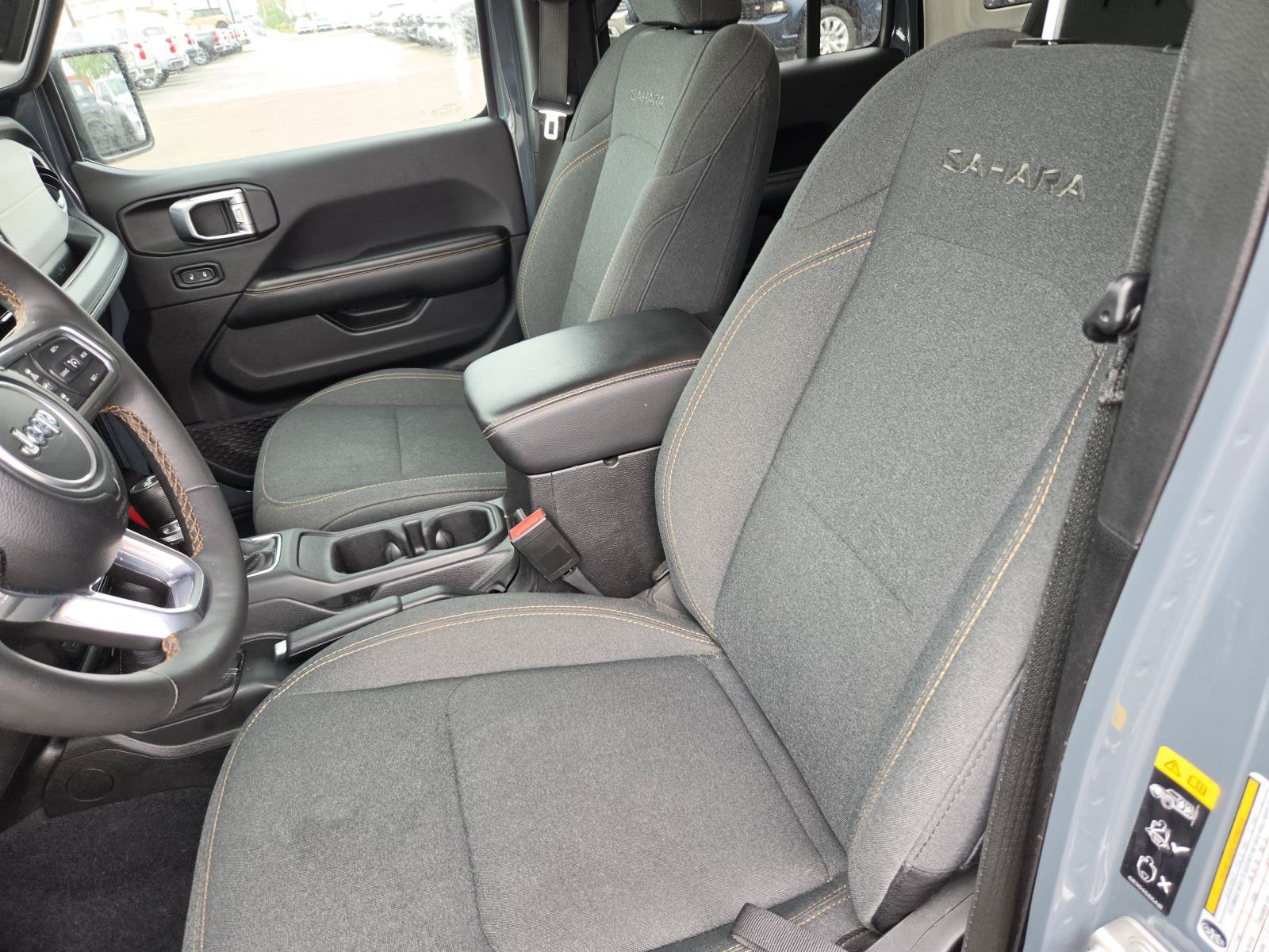 Used 2024 Jeep Wrangler Unlimited Sahara AWD/4WD image 15