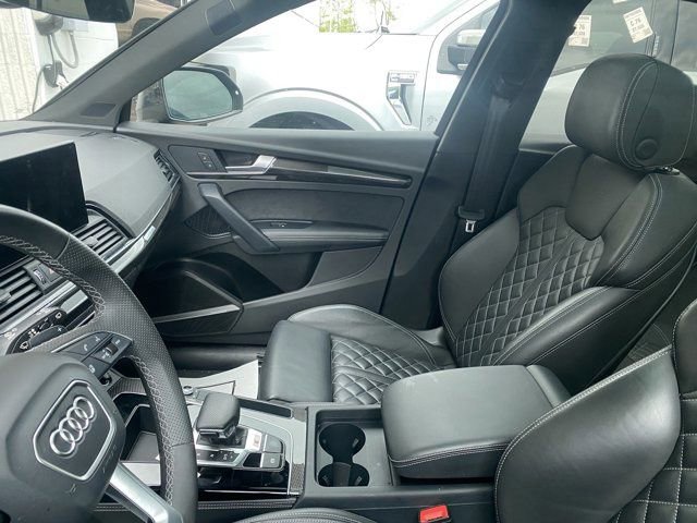 Used 2024 Audi SQ5 Premium Plus w/ Premium Plus Package image 7