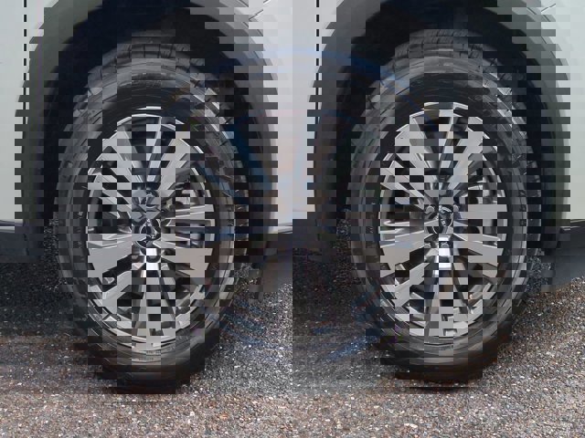 Used 2023 Nissan Pathfinder SL w/ Black Appearance Package image 11