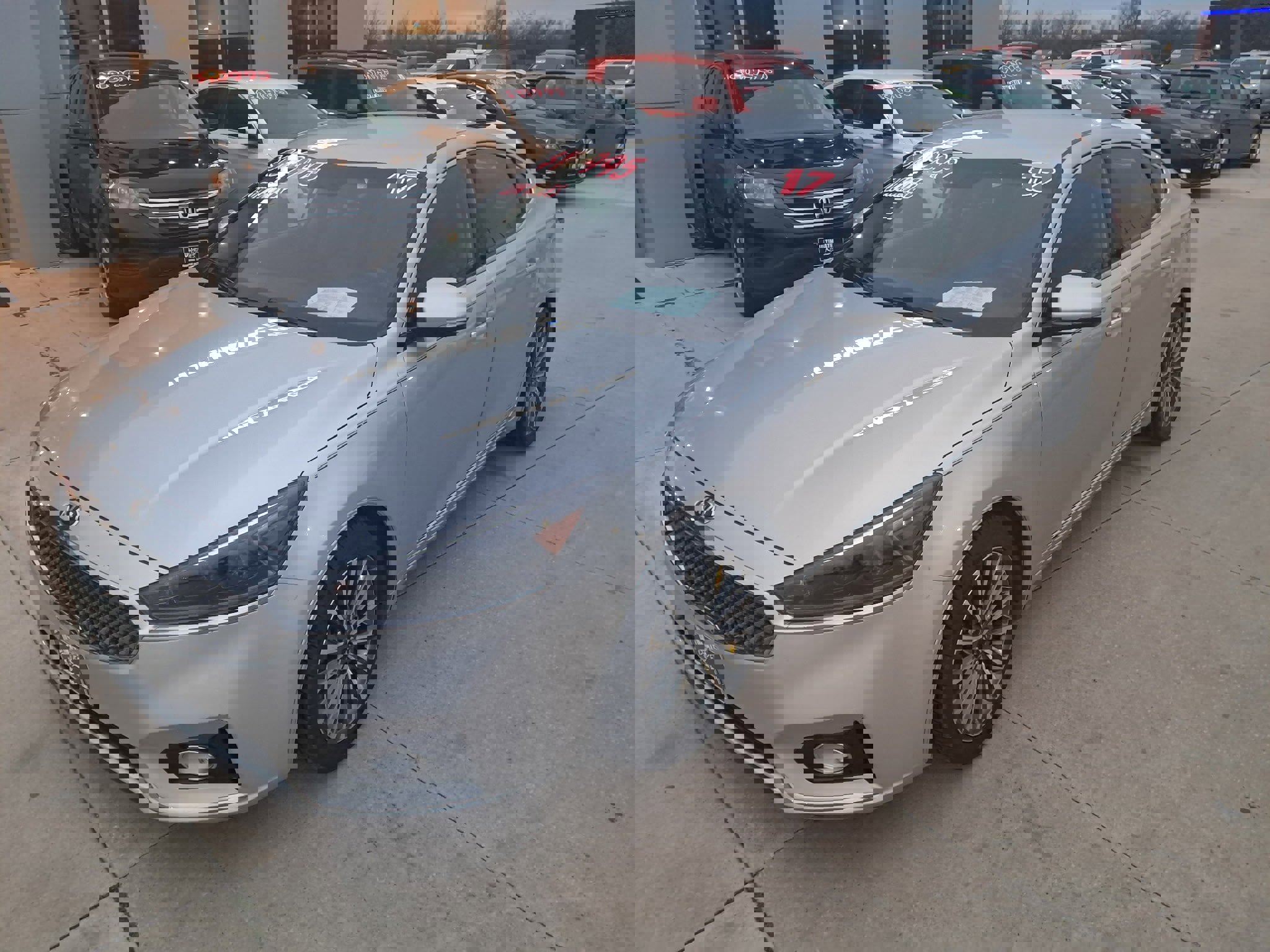 Used 2017 Kia Cadenza Premium