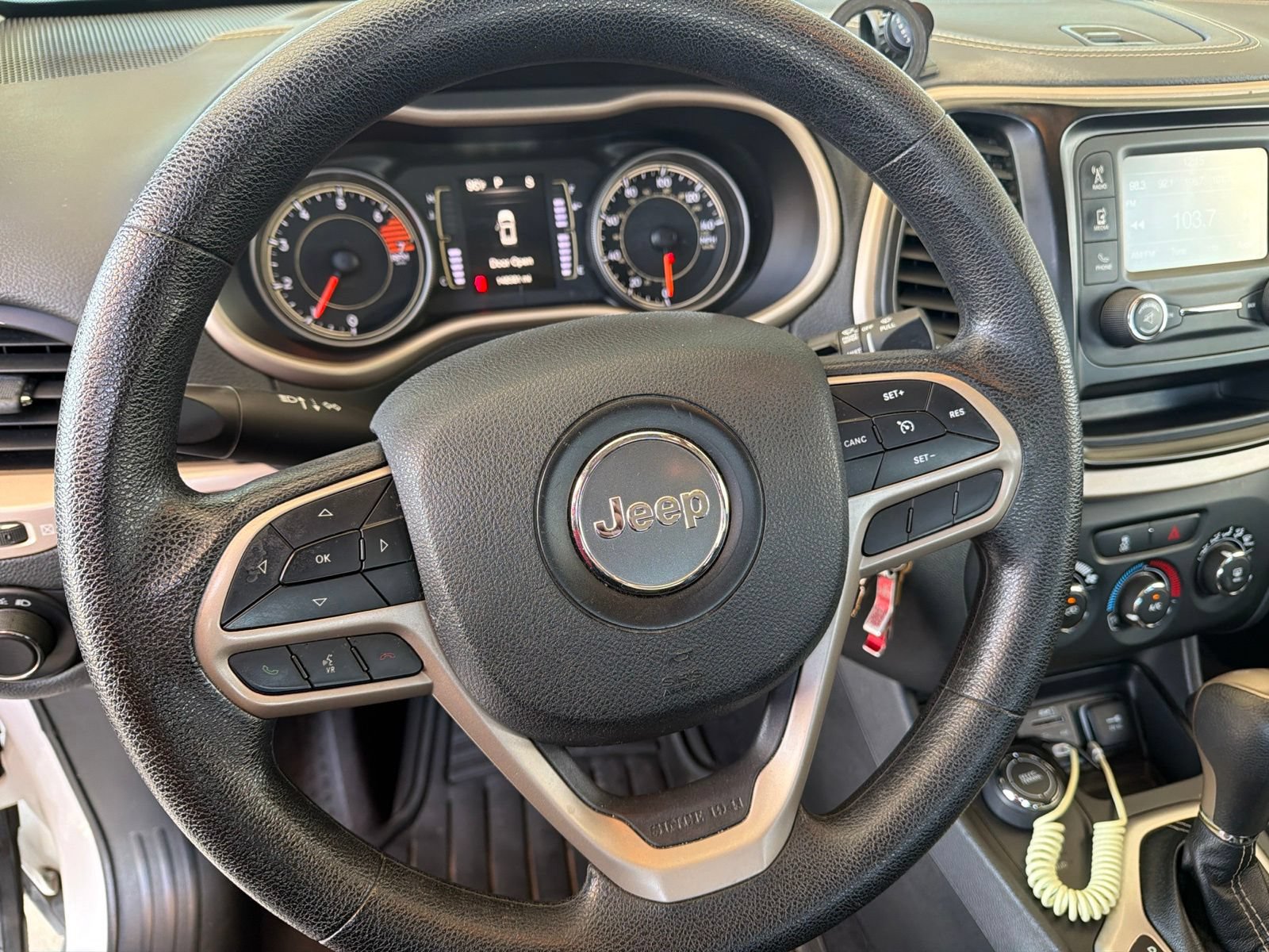 Used 2017 Jeep Cherokee Sport AWD/4WD image 8