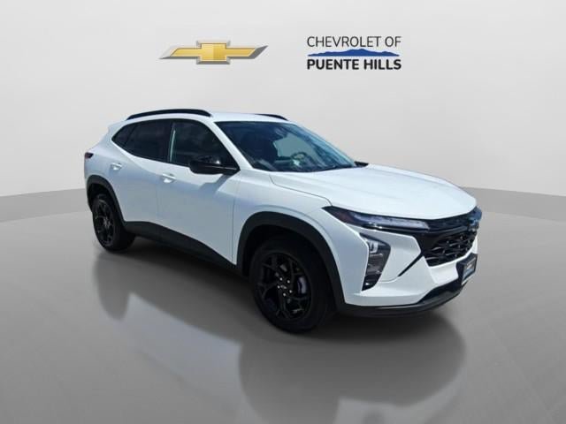 New 2026 Chevrolet Trax LT w/ Midnight Edition FWD image 2