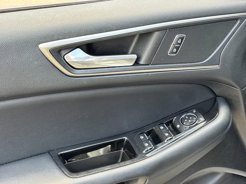 Used 2017 Ford Edge SEL w/ Equipment Group 201A FWD image 16