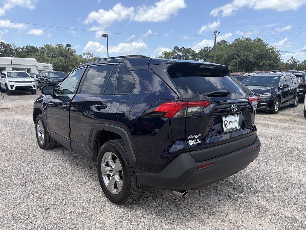 Used 2025 Toyota RAV4 XLE FWD image 4