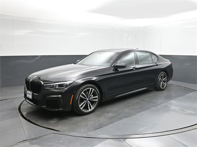 Used 2022 BMW 740i xDrive w/ M Sport Package image 1