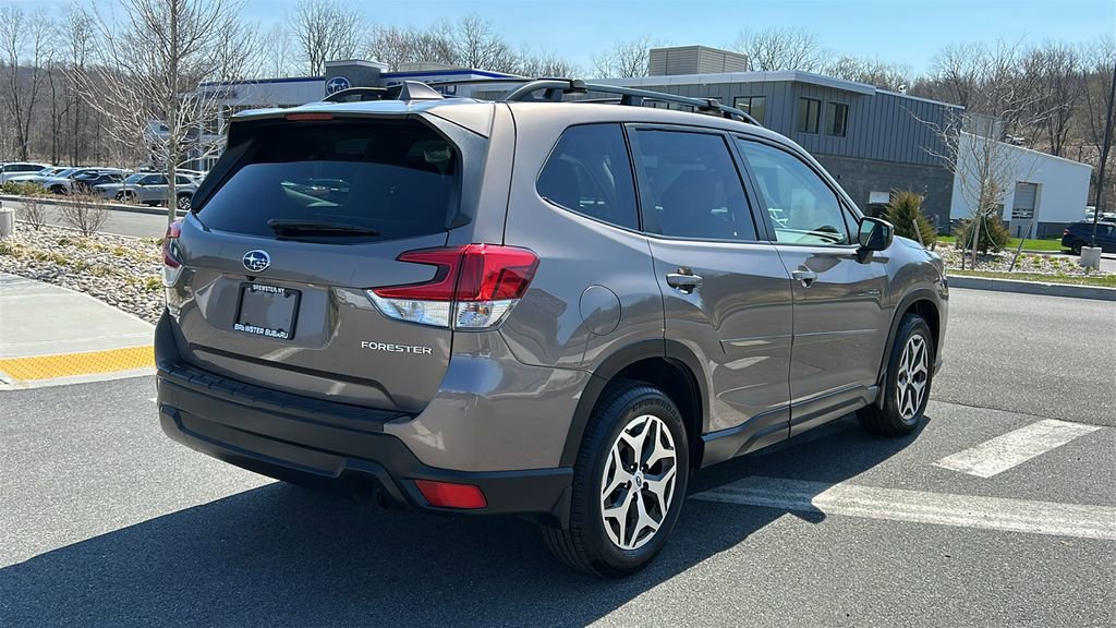 Used 2023 Subaru Forester Premium image 4