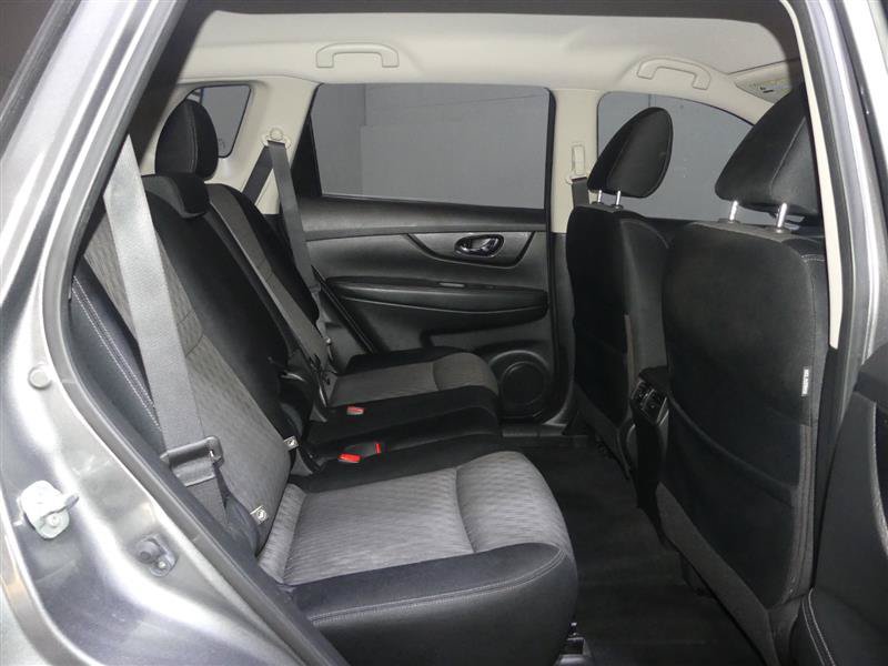Used 2017 Nissan Rogue S AWD/4WD image 26
