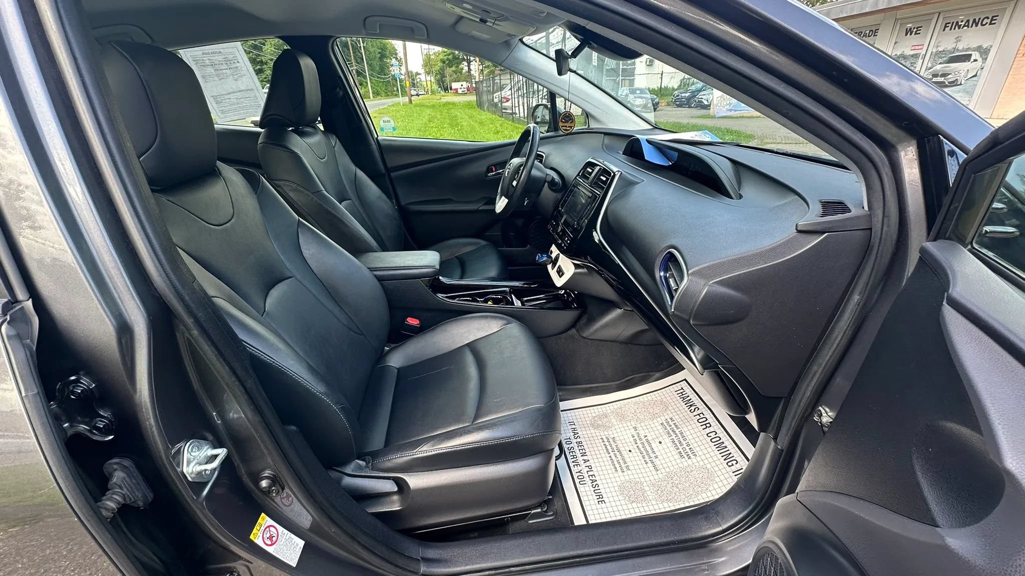 Used 2017 Toyota Prius Three Touring FWD image 28