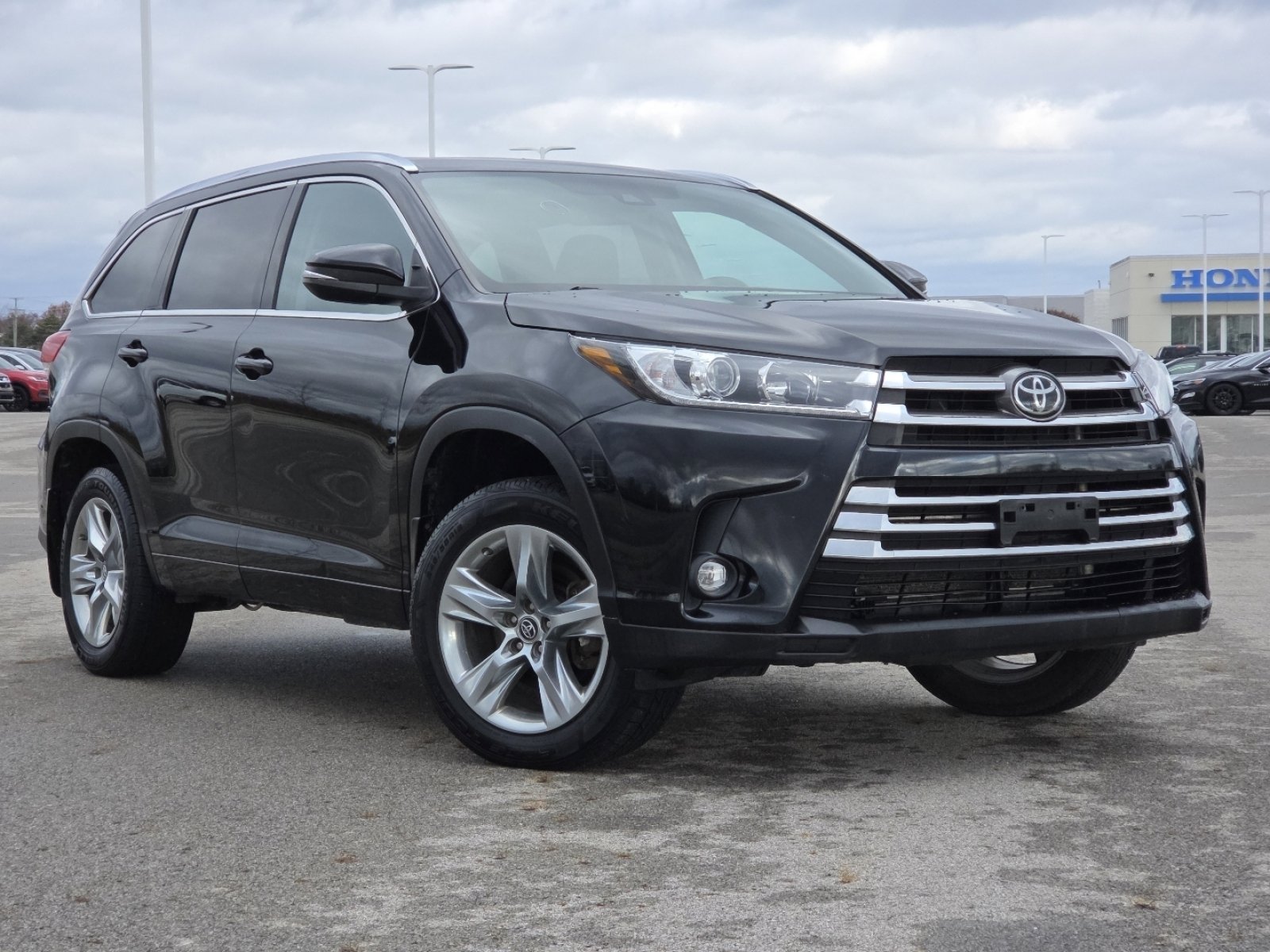 Used 2019 Toyota Highlander Limited image 2