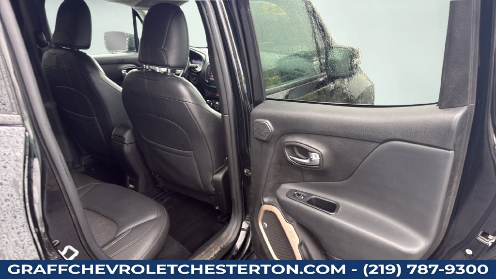 Used 2017 Jeep Renegade Trailhawk AWD/4WD image 38