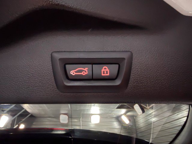 Used 2022 BMW X5 xDrive45e w/ M Sport Package image 12