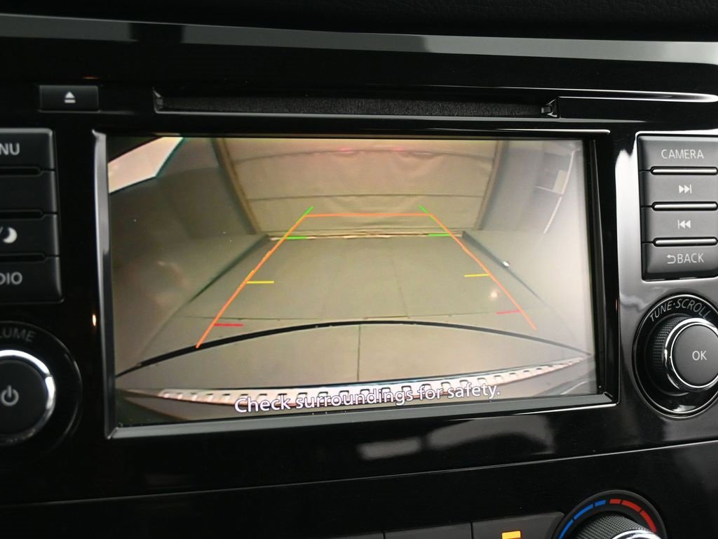 Used 2018 Nissan Rogue S image 11