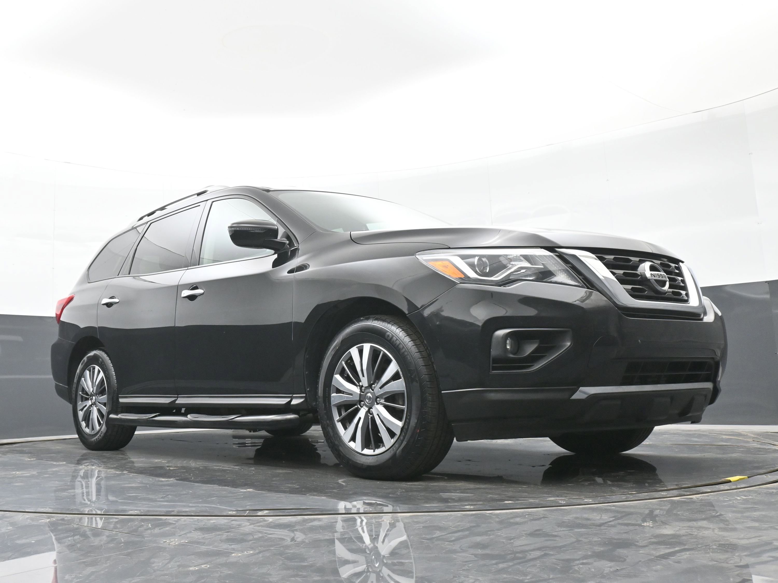 Used 2020 Nissan Pathfinder SV image 44