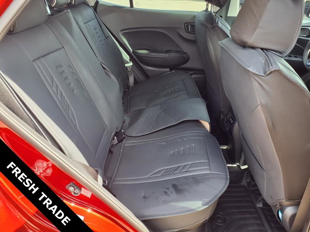 Used 2024 Hyundai Venue Limited image 28