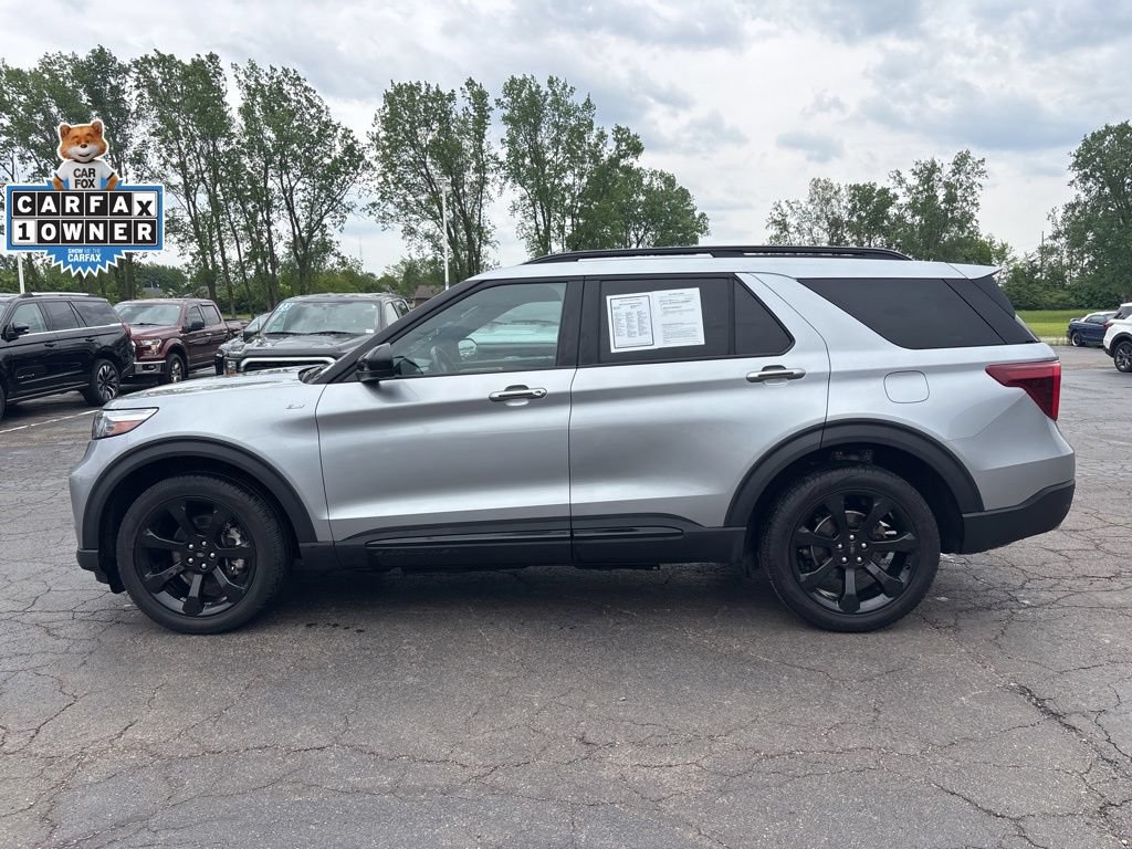 Used 2023 Ford Explorer ST-Line AWD/4WD image 2