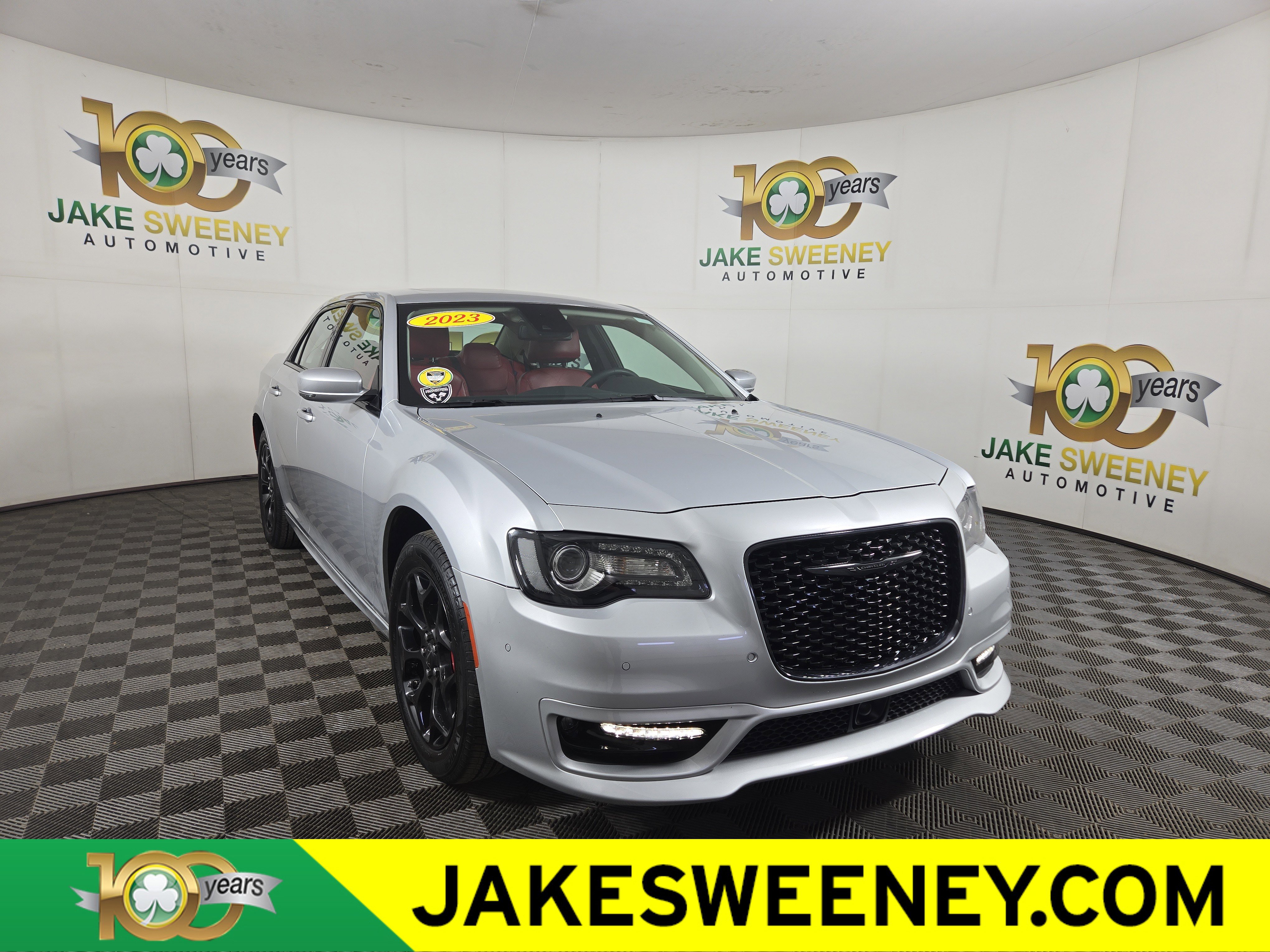 Used 2023 Chrysler 300 Touring L w/ Popular Equipment Group image 1