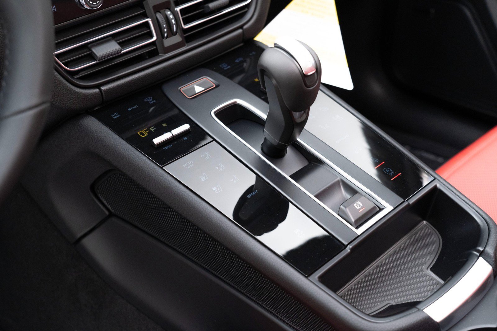 New 2026 Porsche Macan image 27