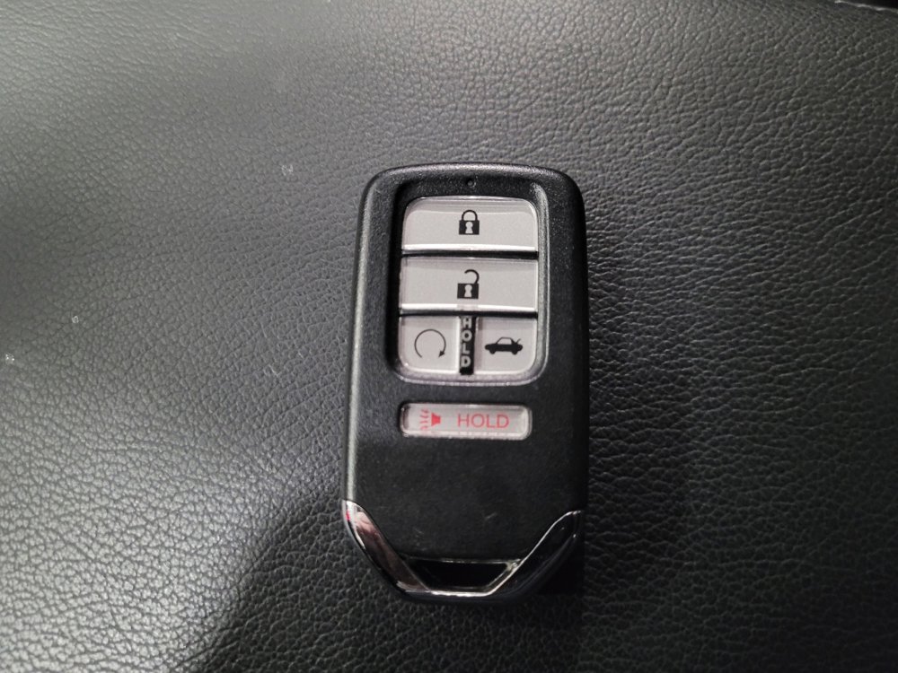 Used 2018 Honda Accord EX image 32