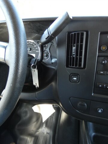 Used 2015 Chevrolet Express 2500 RWD image 25
