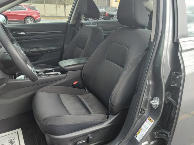 Used 2024 Nissan Altima 2.5 SV FWD image 12