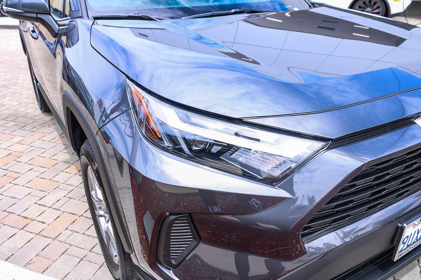 Used 2025 Toyota RAV4 XLE w/ Convenience Package AWD/4WD image 5