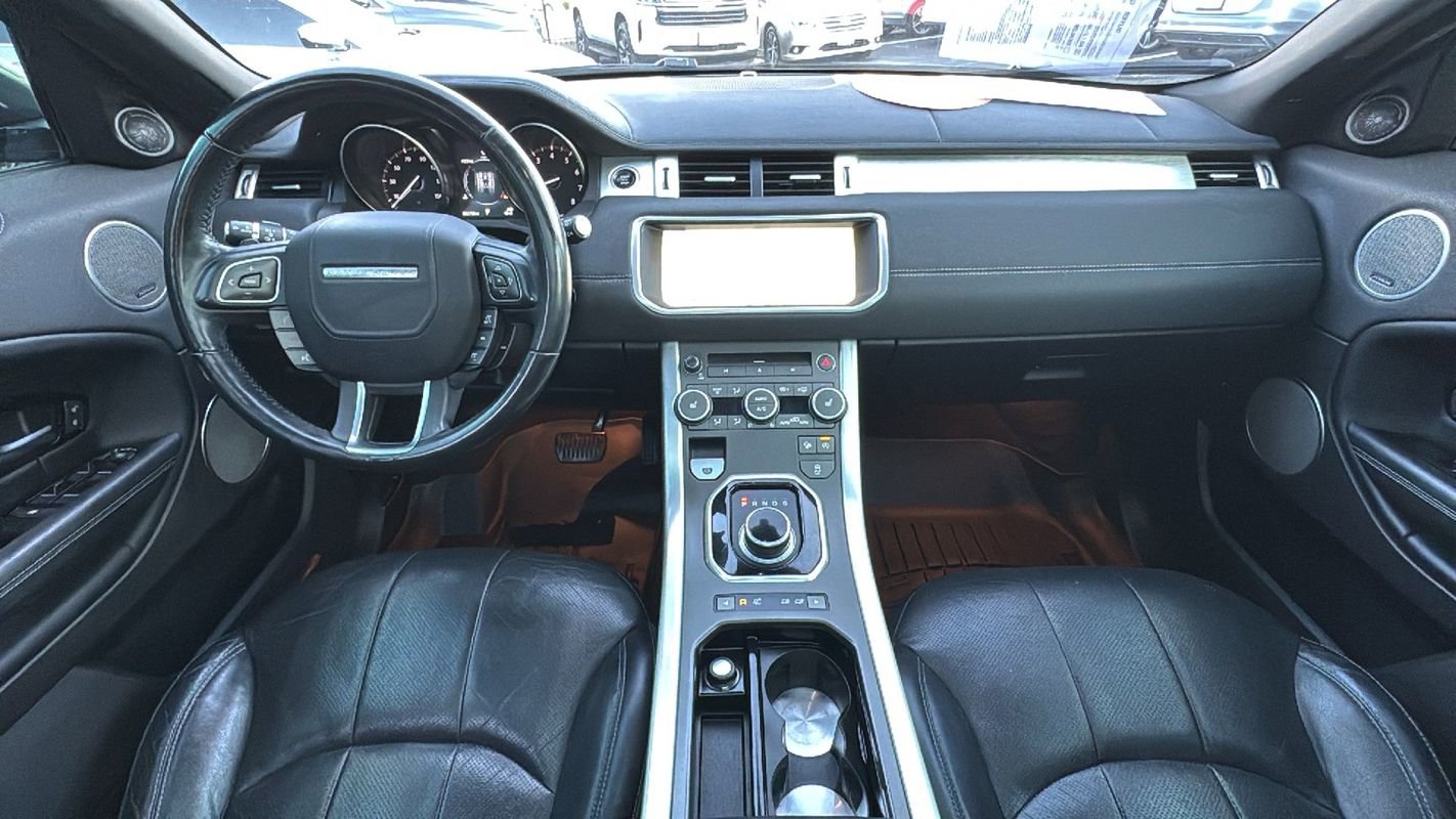 Used 2017 Land Rover Range Rover Evoque SE image 20