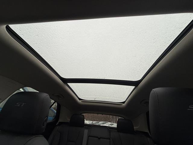 Certified 2023 Buick Envision Essence w/ Sport Touring Package image 24