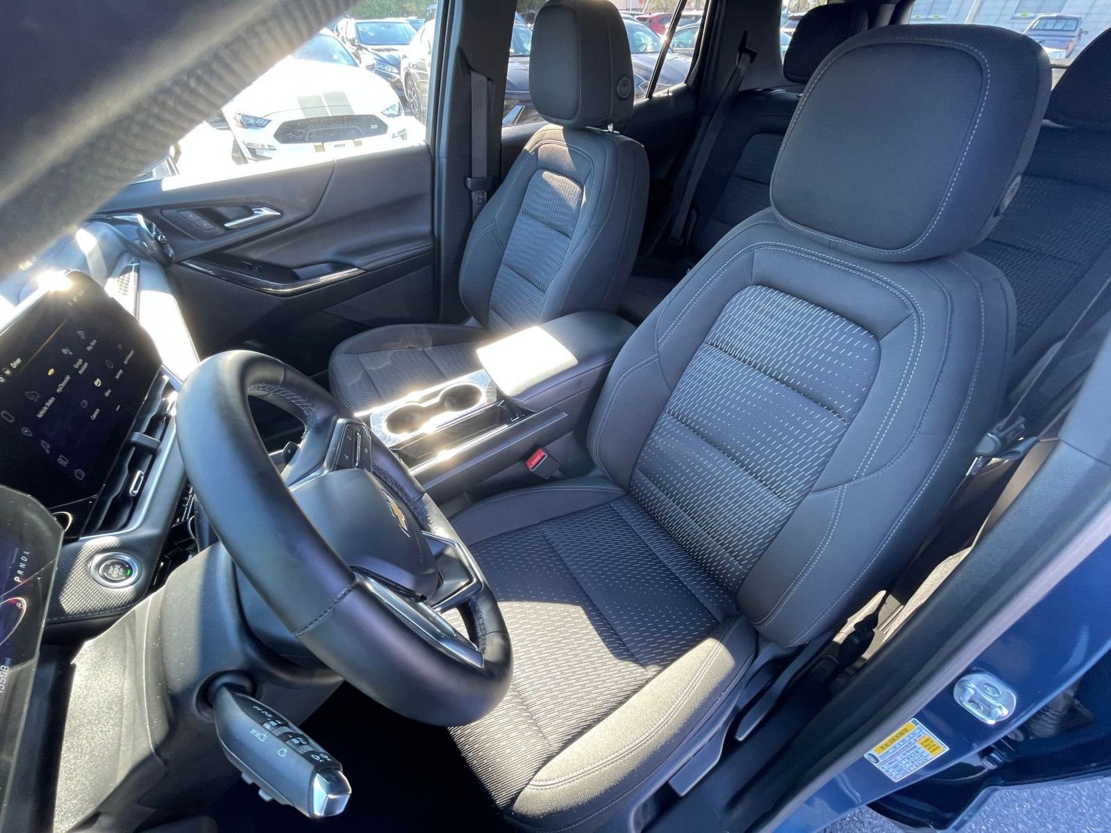 Used 2025 Chevrolet Equinox LT image 36