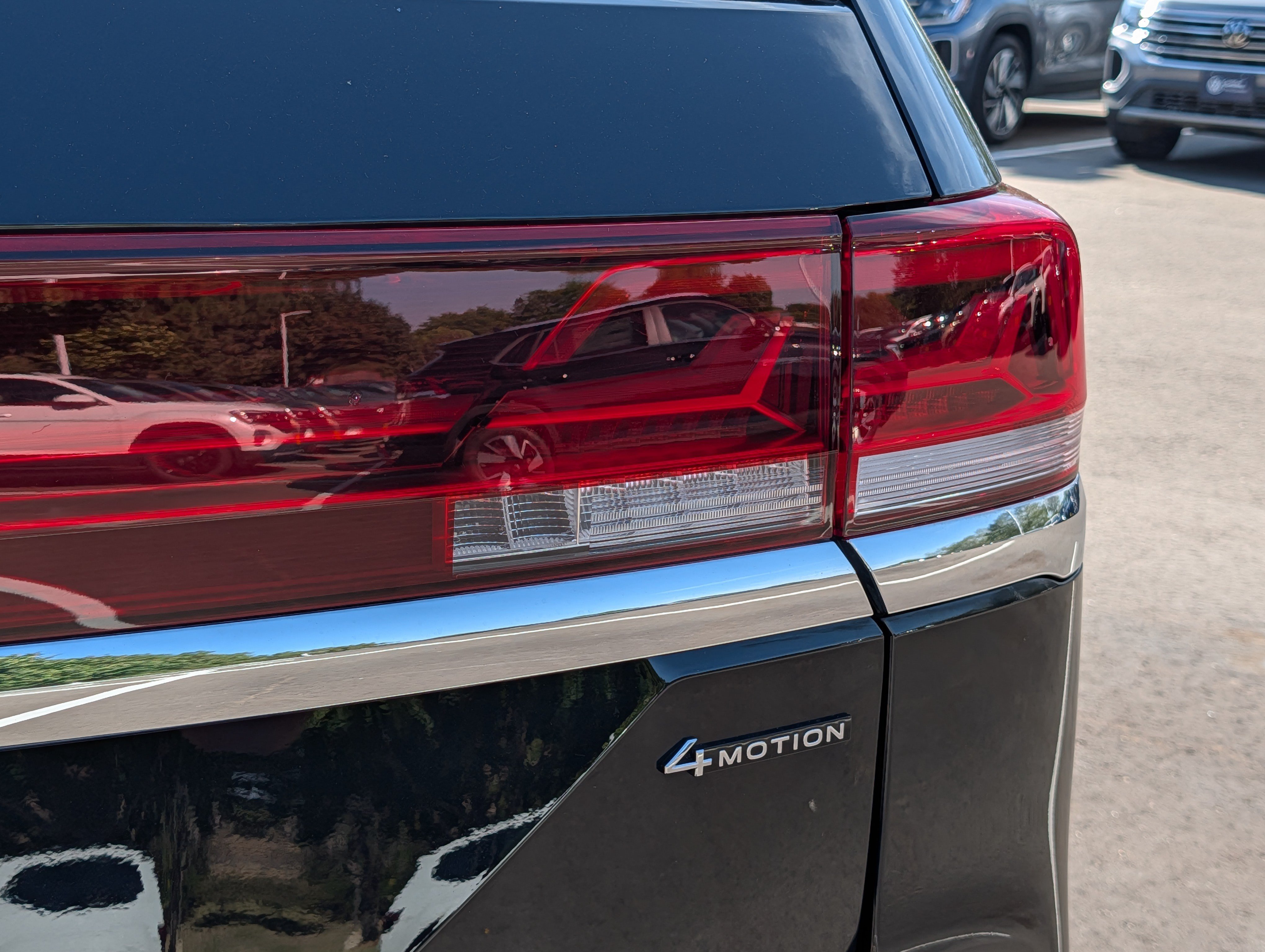 Certified 2024 Volkswagen Atlas SE AWD/4WD image 17