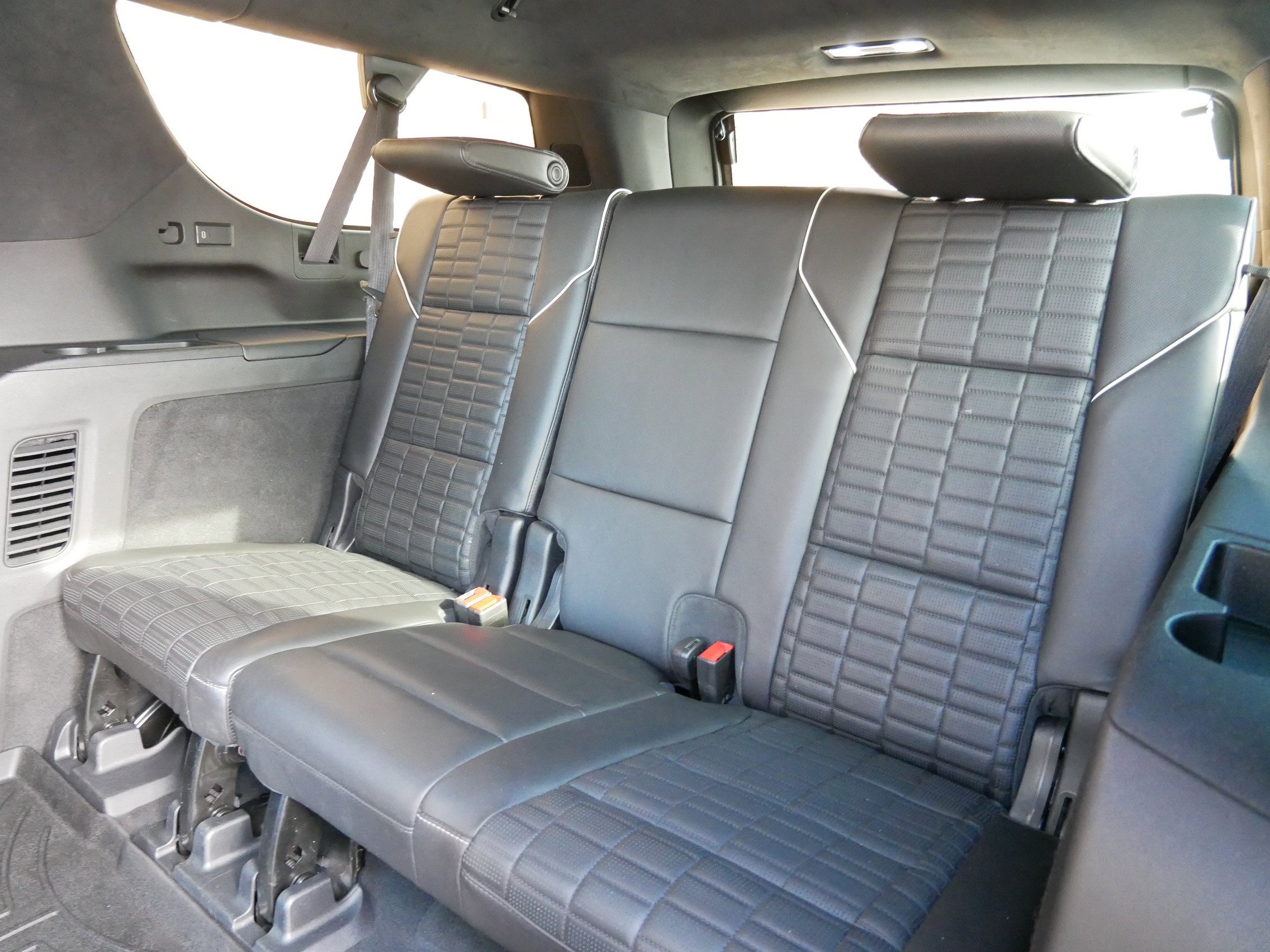 Used 2021 Cadillac Escalade ESV Sport Platinum w/ Heavy-Duty Trailer Package image 11