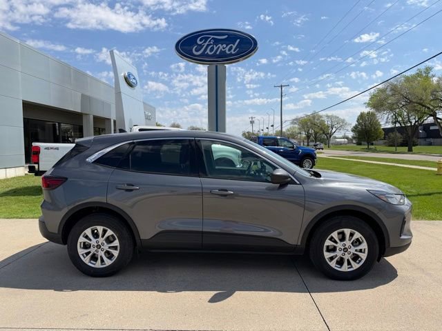 Used 2024 Ford Escape Active AWD/4WD image 9