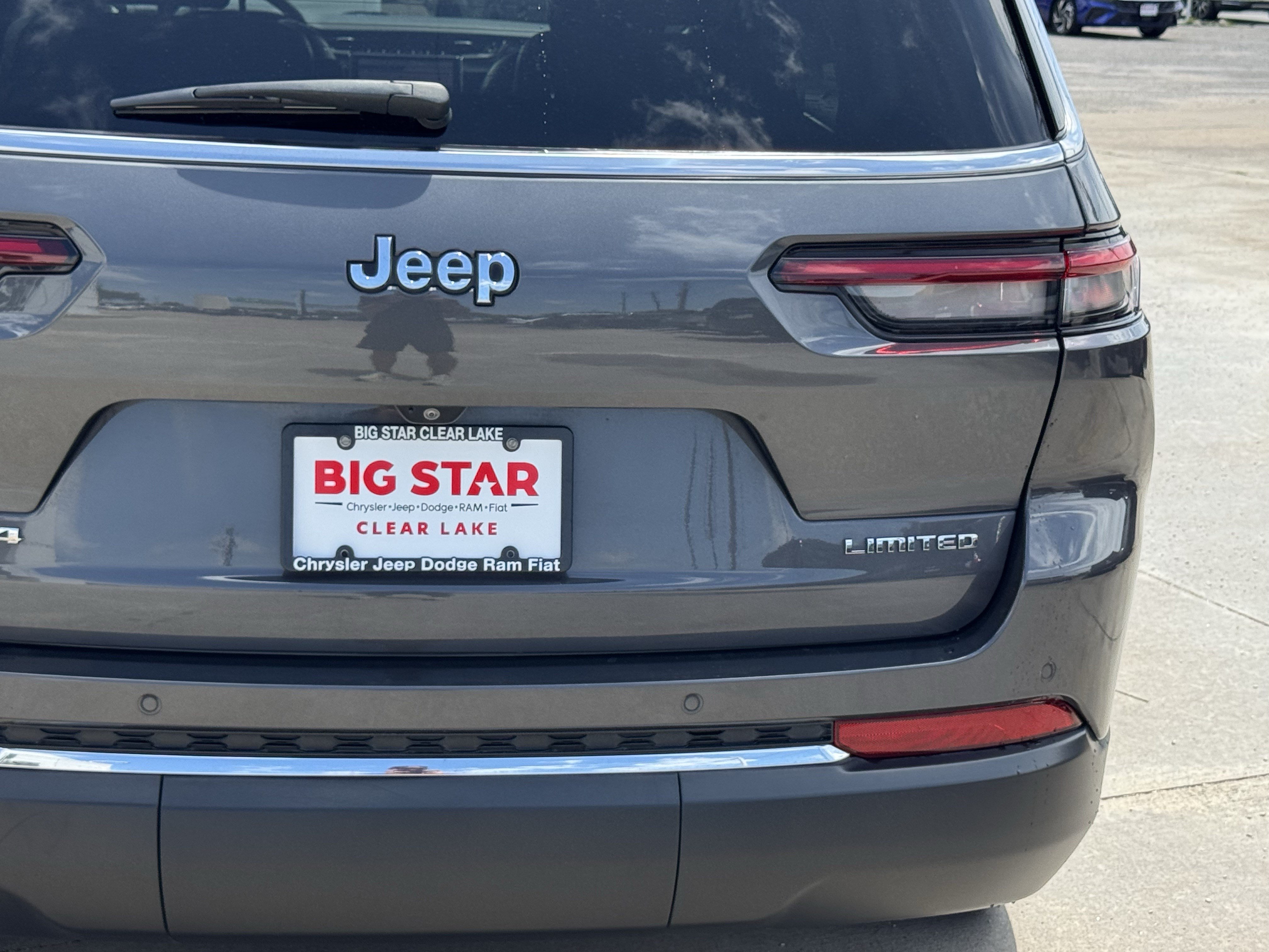 Used 2023 Jeep Grand Cherokee L Limited w/ Luxury Tech Group II AWD/4WD image 10