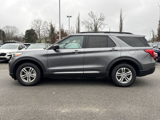 Used 2022 Ford Explorer XLT image 3