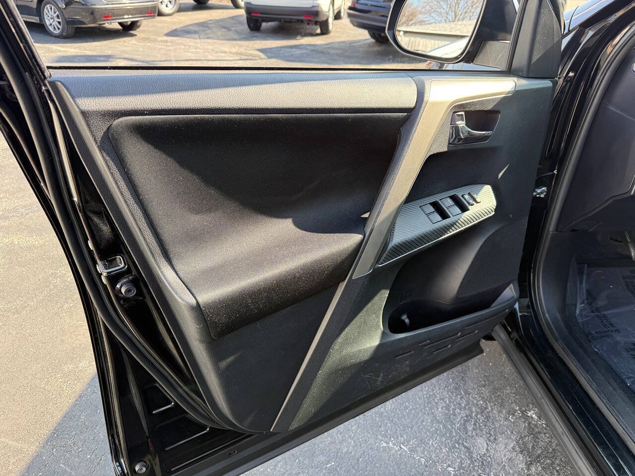 Used 2015 Toyota RAV4 XLE AWD/4WD image 11