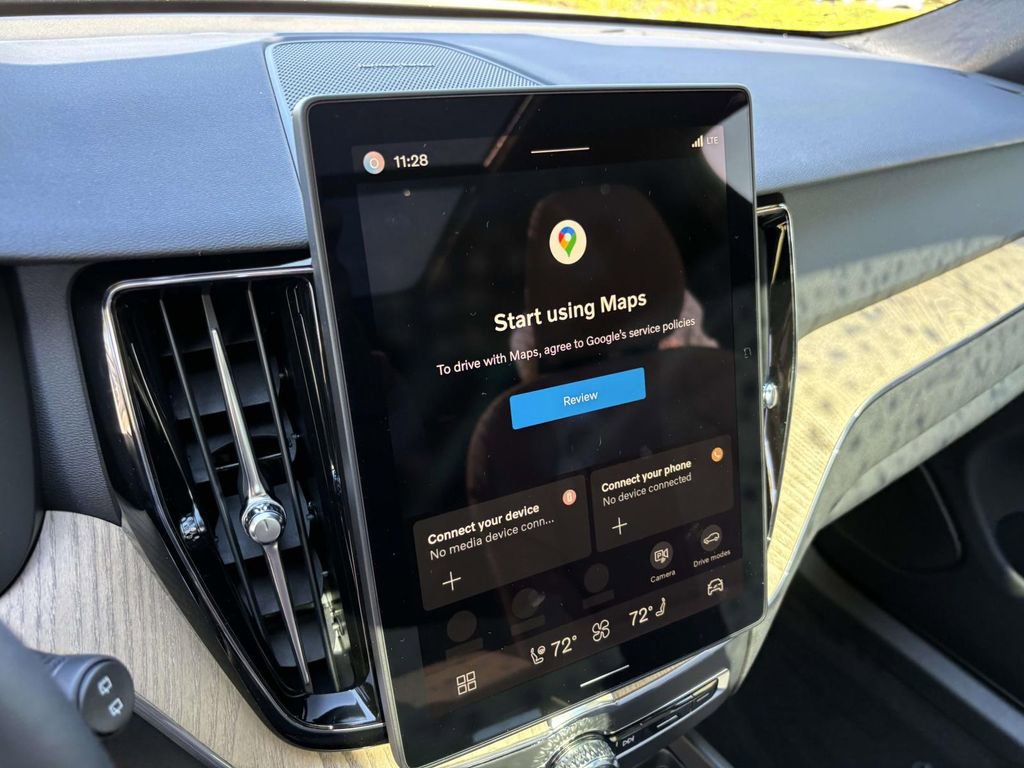 New 2026 Volvo XC60 B5 Plus w/ Protection Package Premier image 19