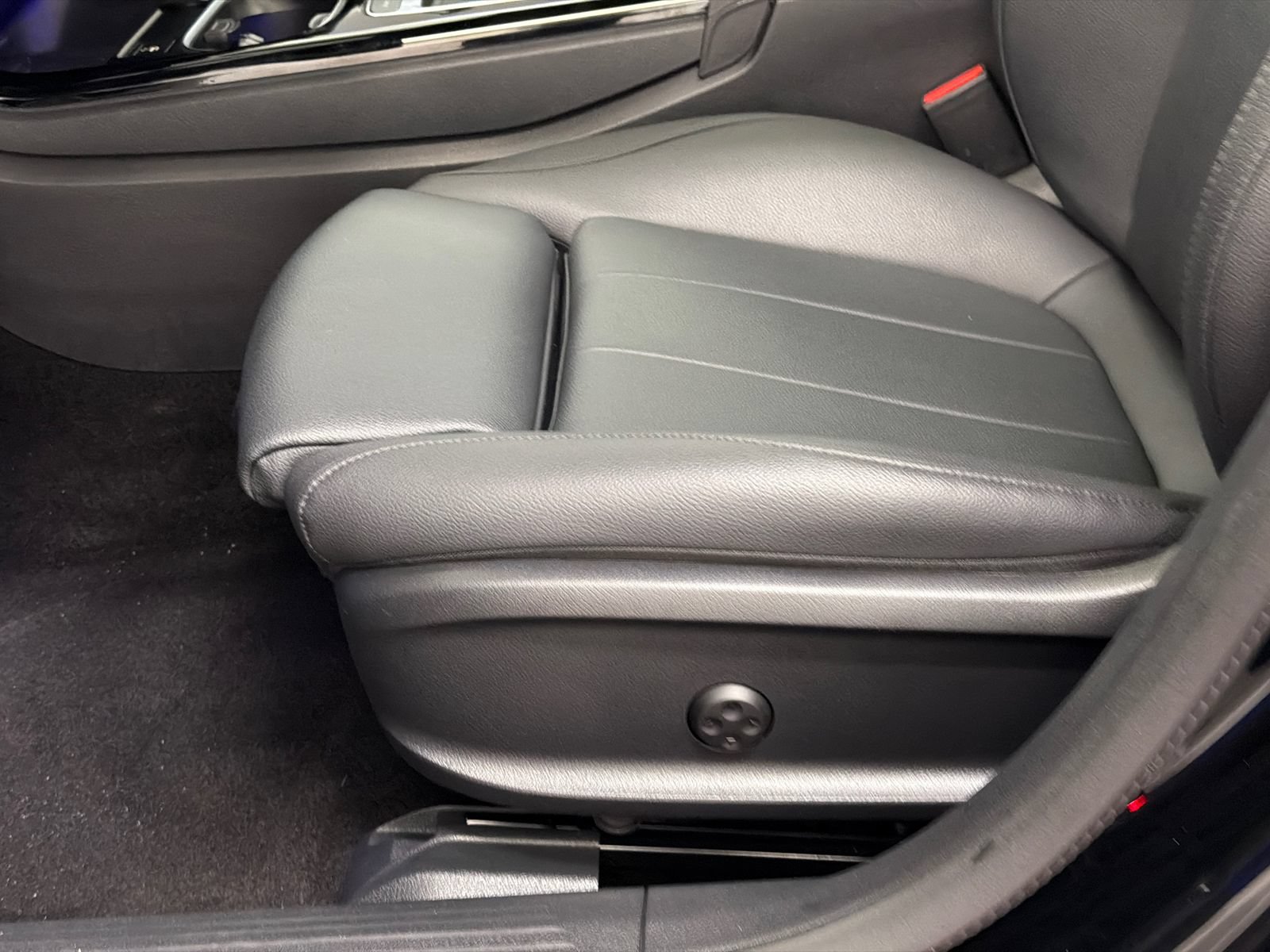 Used 2025 Mercedes-Benz CLA 250 image 14