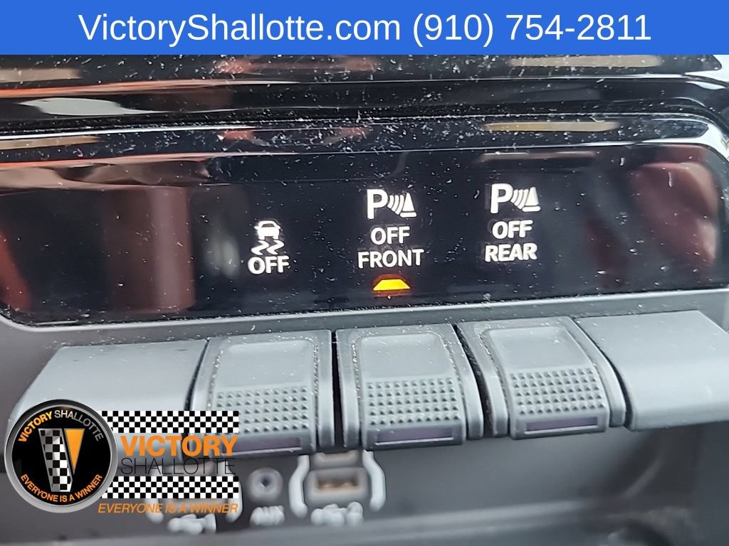 Used 2025 RAM 1500 Laramie AWD/4WD image 7
