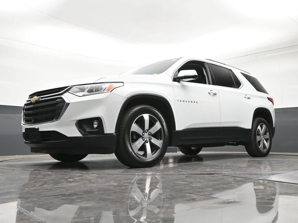 Certified 2020 Chevrolet Traverse LT w/ LT Premium Package AWD/4WD image 24
