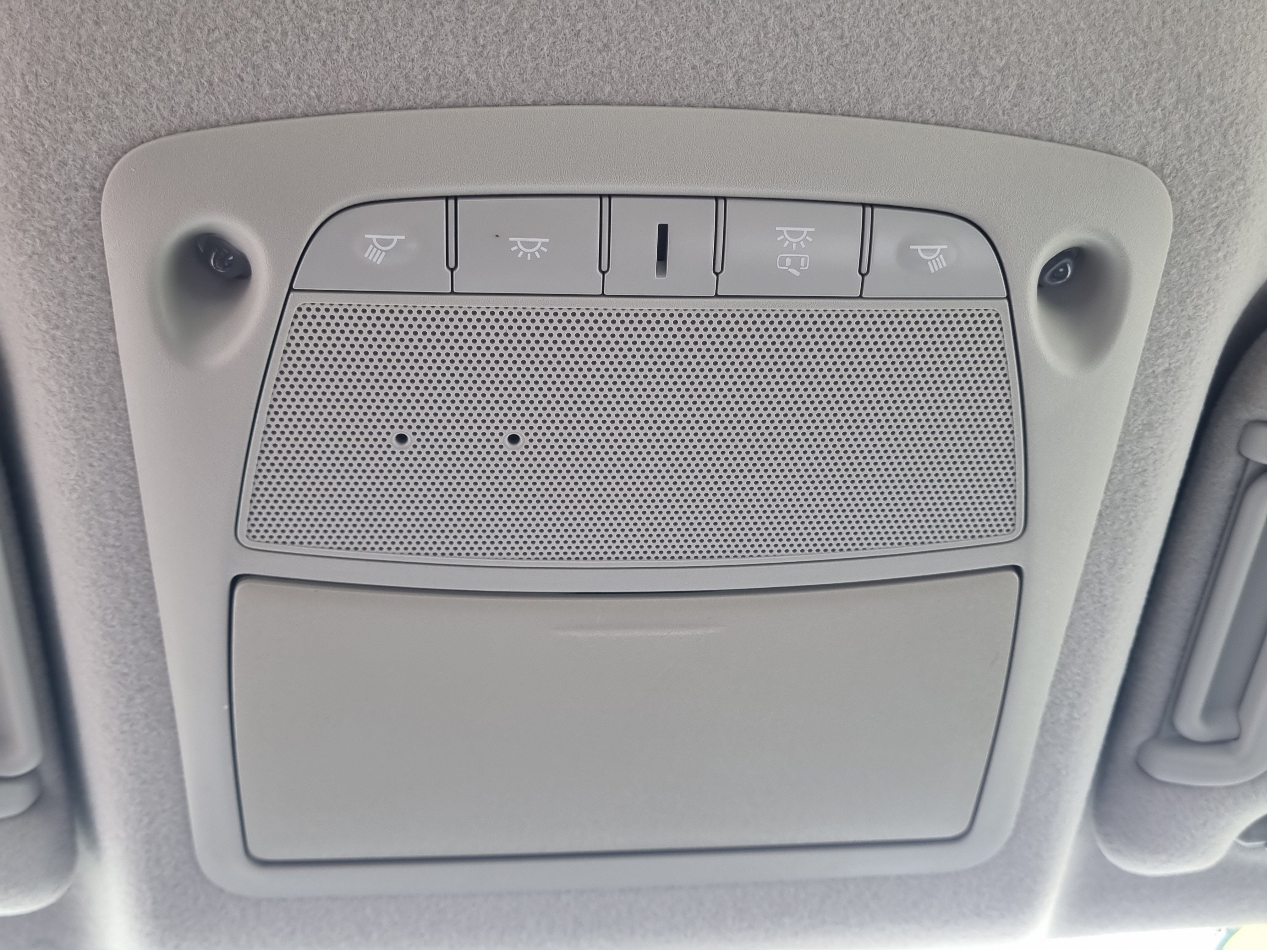 Used 2015 Nissan Leaf SL FWD image 31